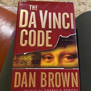 HARDCOVER - The DaVinci Code by Dan Brown